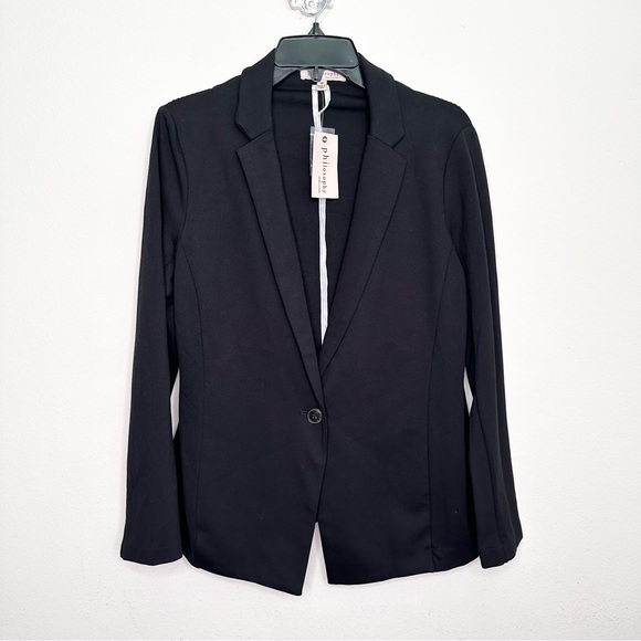 Philosophy Jackets & Blazers - NWT Philosophy black single button blazer